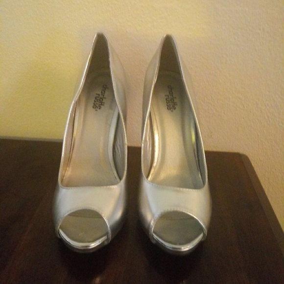 NWT Charlotte Russe Silver Stiletto Pumps - Picture 2 of 4